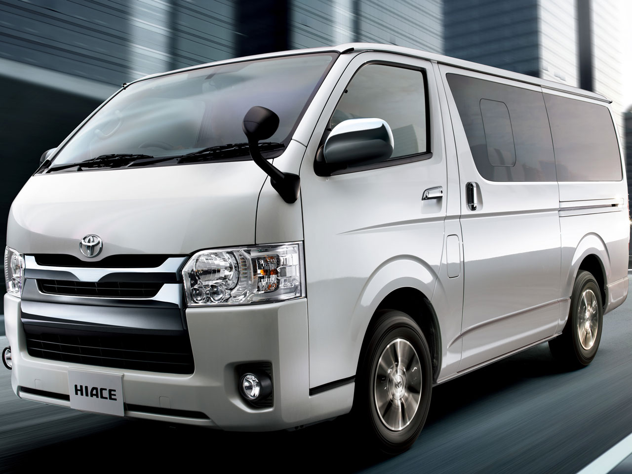 ハイエースバン