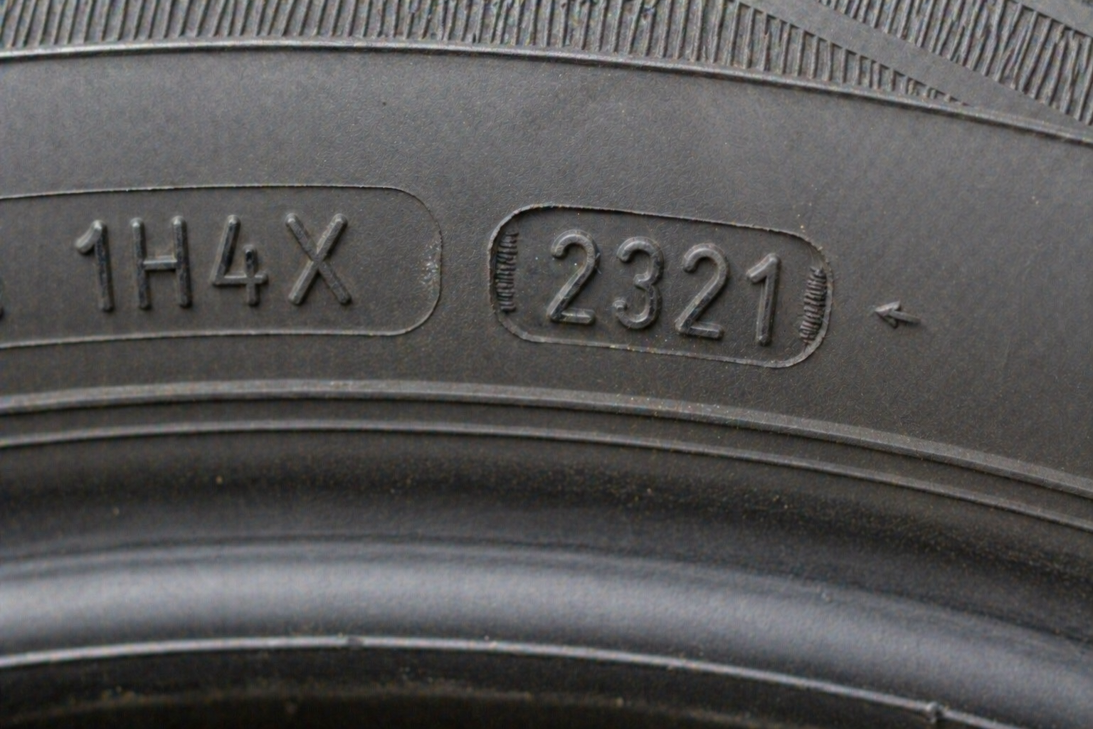 タイヤの寿命を判断するチェックポイント